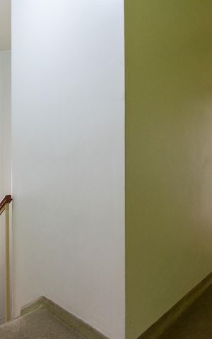 Casa à venda com 221m², 2 quartos e 2 vagas Casa à venda com 221m², 2 quartos e 2 vagasCorredor