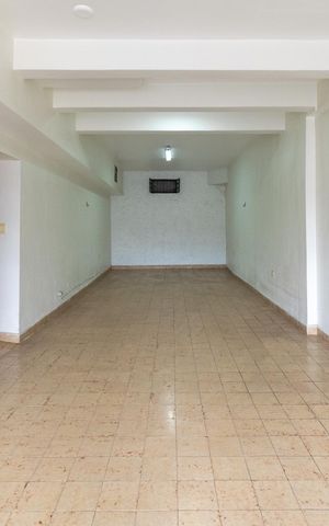 Casa à venda com 221m², 2 quartos e 2 vagas Casa à venda com 221m², 2 quartos e 2 vagasÁrea comum