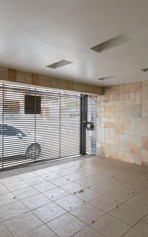 Casa à venda com 221m², 2 quartos e 2 vagas Casa à venda com 221m², 2 quartos e 2 vagasGaragem