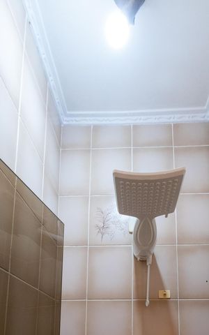 Casa à venda com 221m², 2 quartos e 2 vagas Casa à venda com 221m², 2 quartos e 2 vagasBanheiro