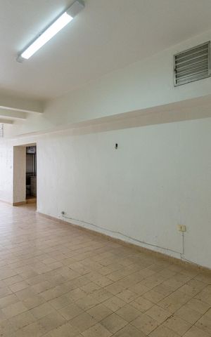 Casa à venda com 221m², 2 quartos e 2 vagas Casa à venda com 221m², 2 quartos e 2 vagasÁrea comum