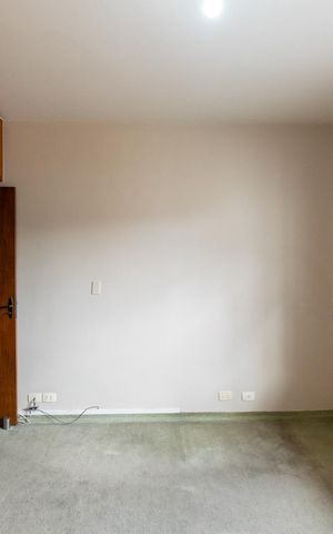 Casa à venda com 221m², 2 quartos e 2 vagas Casa à venda com 221m², 2 quartos e 2 vagasQuarto 2