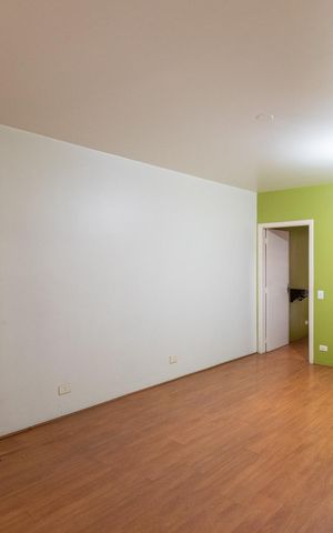 Casa à venda com 221m², 2 quartos e 2 vagas Casa à venda com 221m², 2 quartos e 2 vagasSala