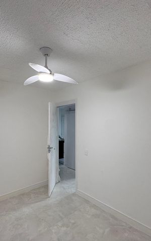 Apartamento à venda com 44m², 3 quartos e sem vaga Apartamento à venda com 44m², 3 quartos e sem vagaQuarto 1