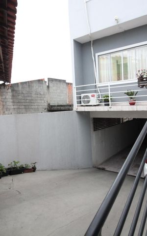Casa à venda com 150m², 4 quartos e 4 vagasGaragem