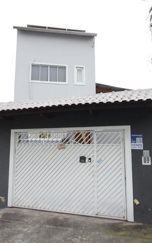 Casa à venda com 150m², 4 quartos e 4 vagasFachada