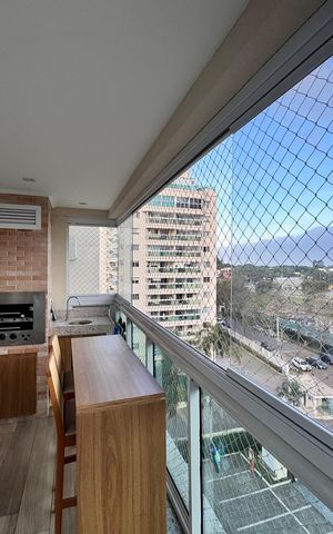 Apartamento à venda com 66m², 2 quartos e 1 vaga Apartamento à venda com 66m², 2 quartos e 1 vagaVaranda