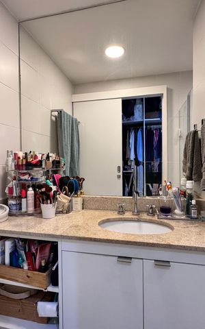 Apartamento à venda com 66m², 2 quartos e 1 vaga Apartamento à venda com 66m², 2 quartos e 1 vagaSuíte - Banheiro