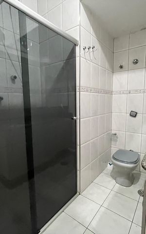 Casa para alugar com 90m², 3 quartos e 1 vaga Casa para alugar com 90m², 3 quartos e 1 vagaBanheiro 1