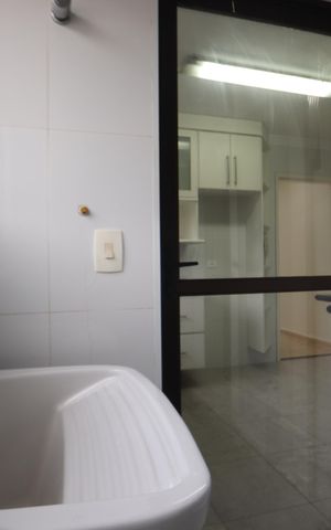 Apartamento à venda com 76m², 2 quartos e 2 vagasLavanderia