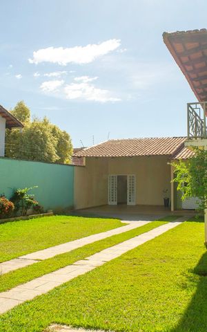 Casa à venda com 450m², 4 quartos e 5 vagas Casa à venda com 450m², 4 quartos e 5 vagasGaragem