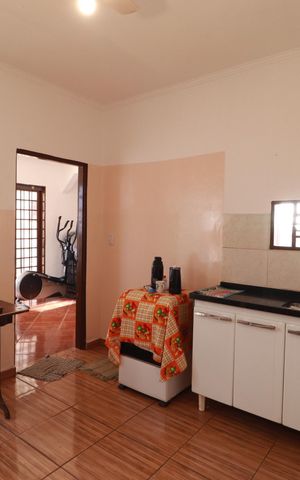 Casa para alugar com 70m², 2 quartos e 2 vagasCozinha 