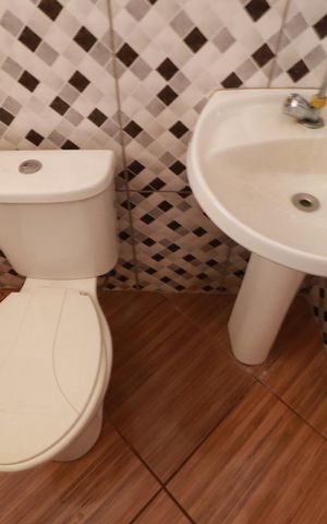 Casa para alugar com 70m², 2 quartos e 2 vagasBanheiro suite 