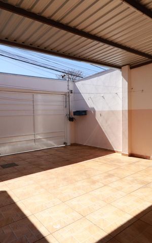 Casa para alugar com 70m², 2 quartos e 2 vagasQuintal 