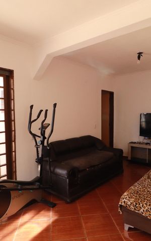 Casa para alugar com 70m², 2 quartos e 2 vagasSala