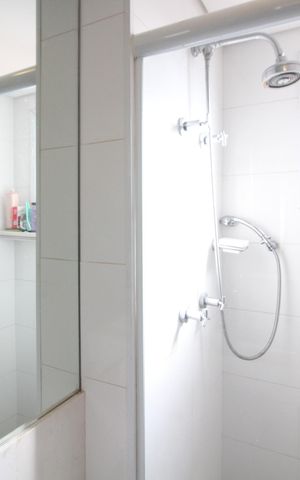 Apartamento à venda com 95m², 2 quartos e 2 vagasBanheiro da Suíte 1