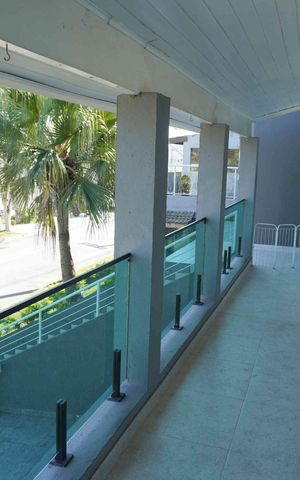 Casa de condomínio à venda com 404m², 3 quartos e 6 vagasSacada