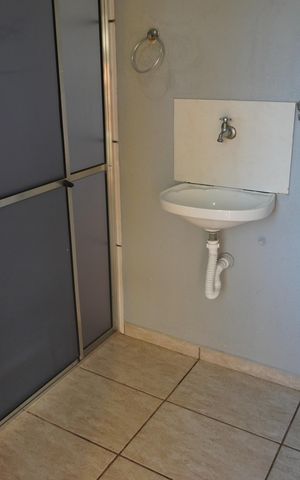 Casa à venda com 200m², 4 quartos e 20 vagasBanheiro Área Externa