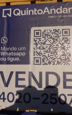 Casa à venda com 200m², 4 quartos e 20 vagasFachada