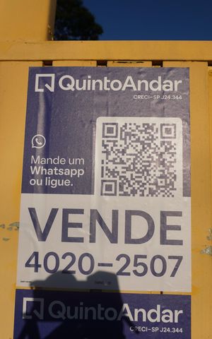 Casa à venda com 200m², 4 quartos e 20 vagasFachada