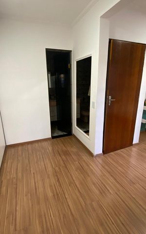 Casa à venda com 213m², 2 quartos e 2 vagas Casa à venda com 213m², 2 quartos e 2 vagasQuarto