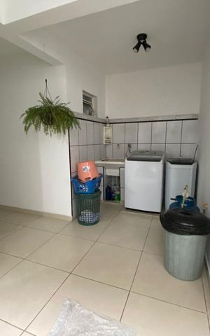 Casa à venda com 213m², 2 quartos e 2 vagas Casa à venda com 213m², 2 quartos e 2 vagasÁrea de serviço