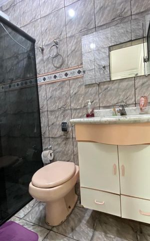Casa à venda com 213m², 2 quartos e 2 vagas Casa à venda com 213m², 2 quartos e 2 vagasBanheiro