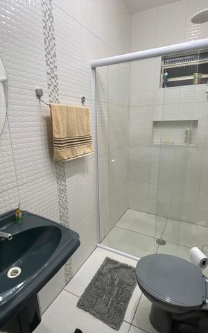 Casa à venda com 213m², 2 quartos e 2 vagas Casa à venda com 213m², 2 quartos e 2 vagasBanheiro