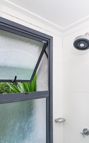 Apartamento à venda com 54m², 2 quartos e 1 vaga Apartamento à venda com 54m², 2 quartos e 1 vagaBanheiro da Suíte