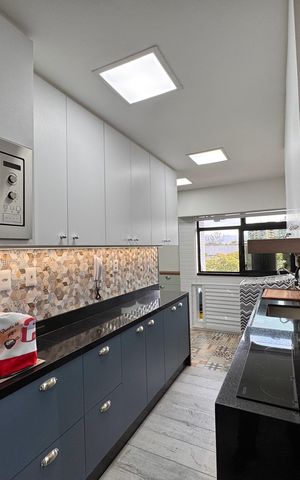 Apartamento à venda com 92m², 3 quartos e 2 vagas Apartamento à venda com 92m², 3 quartos e 2 vagasCozinha e Área de Serviço