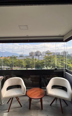 Apartamento à venda com 92m², 3 quartos e 2 vagas Apartamento à venda com 92m², 3 quartos e 2 vagasVaranda