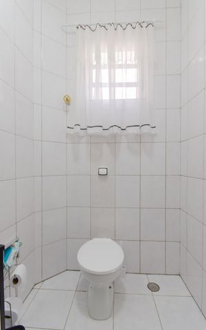 Casa à venda com 150m², 4 quartos e sem vaga Casa à venda com 150m², 4 quartos e sem vagaLavabo