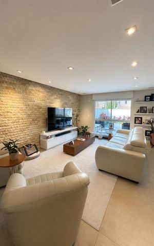 Casa de condomínio para alugar com 250m², 4 quartos e 3 vagas Casa de condomínio para alugar com 250m², 4 quartos e 3 vagasSala de Estar