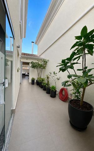 Casa de condomínio para alugar com 250m², 4 quartos e 3 vagas Casa de condomínio para alugar com 250m², 4 quartos e 3 vagasÁrea Externa