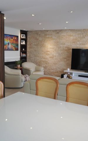 Casa de condomínio para alugar com 250m², 4 quartos e 3 vagasSala de Jantar
