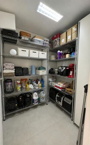 Casa de condomínio para alugar com 250m², 4 quartos e 3 vagas Casa de condomínio para alugar com 250m², 4 quartos e 3 vagasDespensa