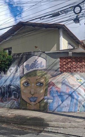 Casa à venda com 134m², 3 quartos e 2 vagas Casa à venda com 134m², 3 quartos e 2 vagasFachada