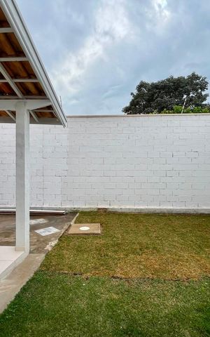 Casa para alugar com 251m², 4 quartos e 4 vagas Casa para alugar com 251m², 4 quartos e 4 vagasQuintal