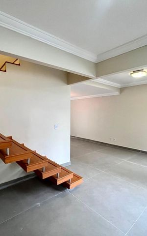 Casa para alugar com 251m², 4 quartos e 4 vagas Casa para alugar com 251m², 4 quartos e 4 vagasSala