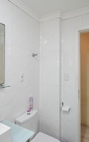 Apartamento à venda com 56m², 2 quartos e 1 vaga Apartamento à venda com 56m², 2 quartos e 1 vagaBanheiro