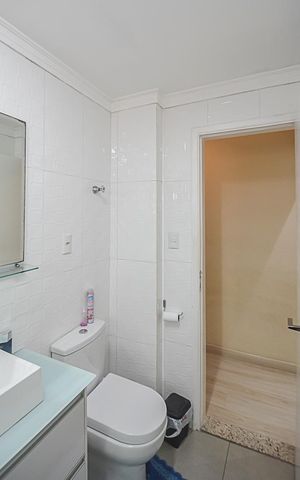 Apartamento à venda com 56m², 2 quartos e 1 vaga Apartamento à venda com 56m², 2 quartos e 1 vagaBanheiro