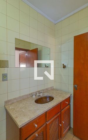 Casa para alugar com 300m², 4 quartos e 2 vagas