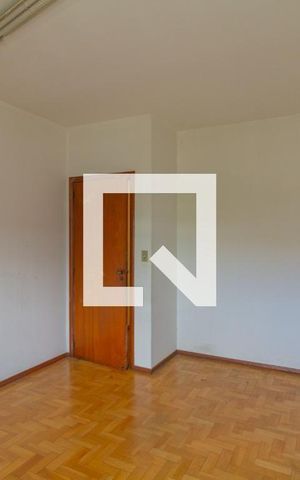 Casa para alugar com 300m², 4 quartos e 2 vagas