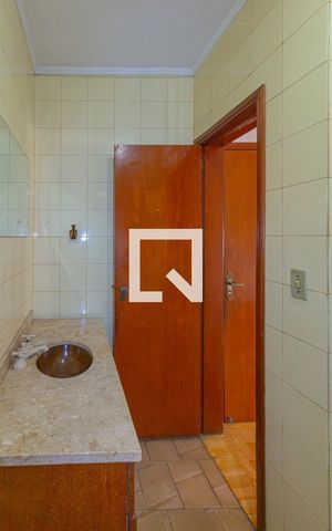 Casa para alugar com 300m², 4 quartos e 2 vagas