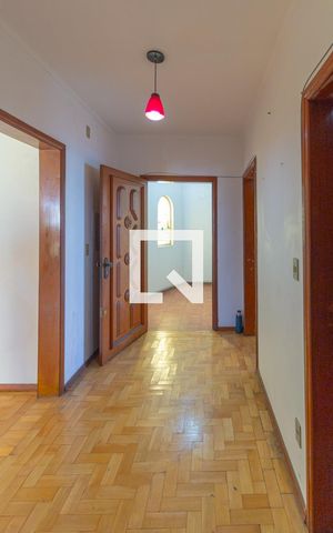 Casa para alugar com 300m², 4 quartos e 2 vagas