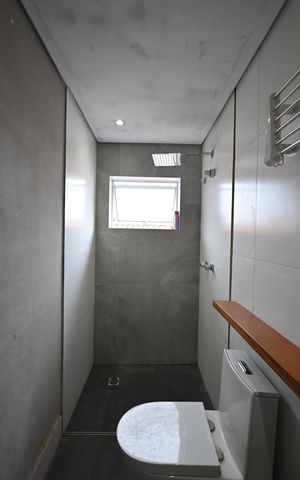 Casa à venda com 183m², 3 quartos e 2 vagasBanheiro Suíte 2