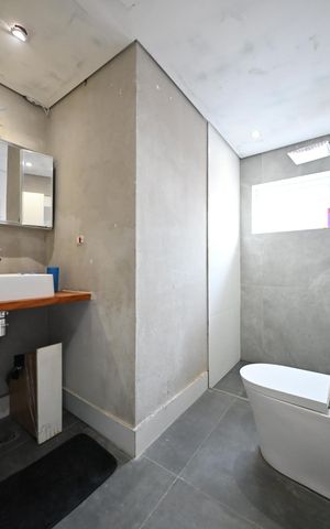 Casa à venda com 183m², 3 quartos e 2 vagasBanheiro Suíte 2