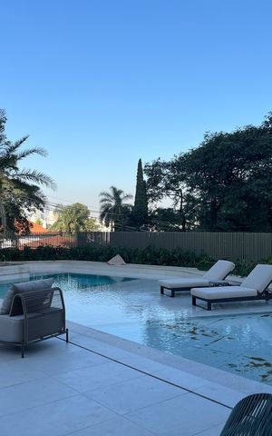 Apartamento à venda com 182m², 3 quartos e 3 vagas Apartamento à venda com 182m², 3 quartos e 3 vagasÁrea comum - Piscina