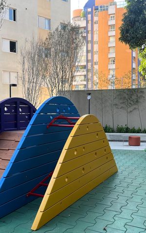 Apartamento à venda com 182m², 3 quartos e 3 vagas Apartamento à venda com 182m², 3 quartos e 3 vagasÁrea comum - Playground
