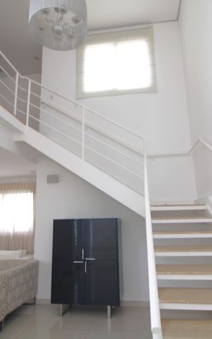 Apartamento à venda com 304m², 3 quartos e 4 vagasEscada